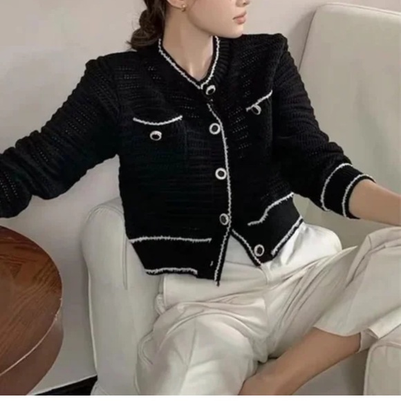 Sweaters - Women's Pearl Button Down Pocket Patched Round Neck Sweater Top Knit Cardigan S